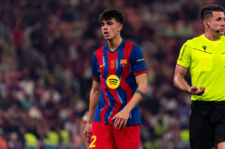 体彩-一心想留！世体：贝尔纳尔首选留在巴萨，除非高层直接要求他离开